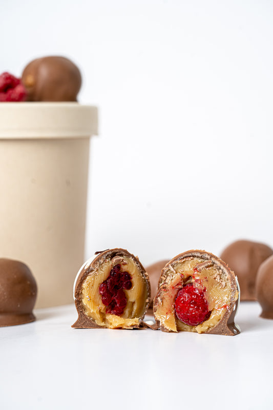 Bombones de caluga con frambuesa frozen